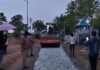 पोम्भुर्ना पुलिस की बड़ी कार्रवाई: 14.58 लाख रुपये की जब्त अवैध शराब पर चलाया रोलर, 6 वर्षों का स्टॉक किया नष्ट