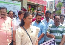 चंद्रपुर: 160 सफाईकर्मी हटाए जाने से नालों की सफाई ठप, बीमारी फैलने का खतरा; जोन सभापति ने दिया 48 घंटे का अल्टीमेटम